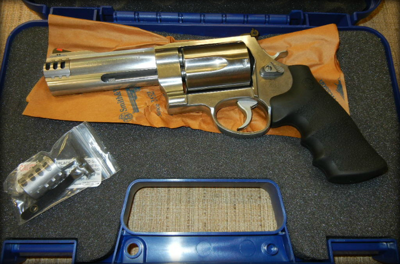 Smith-&-Wesson-460